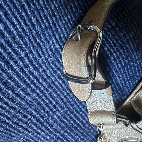 COACH METALLIC BEIGE PEBBLE LEATHER SHOULDER BAG, “PENELOPE”, 2011, HARDLY USED - Picture 7 of 10